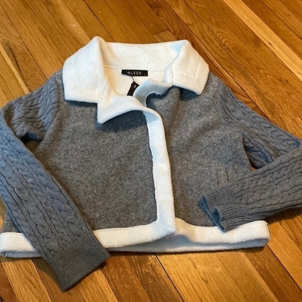 OLYSS super soft cable knit sleeve cropped sweater jacket NWT.